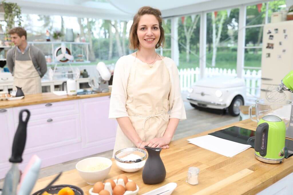 Rachel Levesque dans l’émission Le Meilleur Pâtissier sur M6