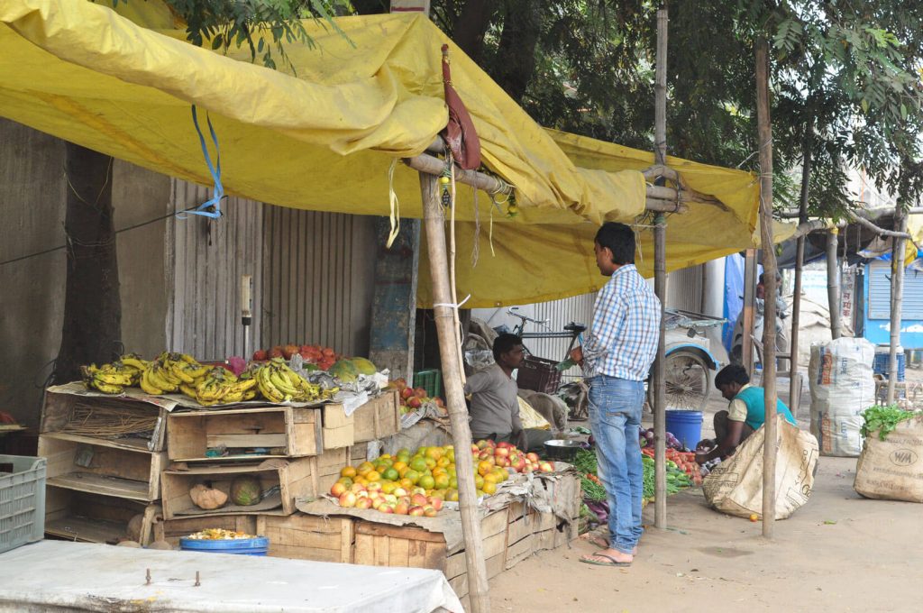 Un marchand de légume en Inde
